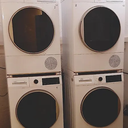 Ruhige, Neue Dachwohnung An Altstadt, Naehe Messe 아파트