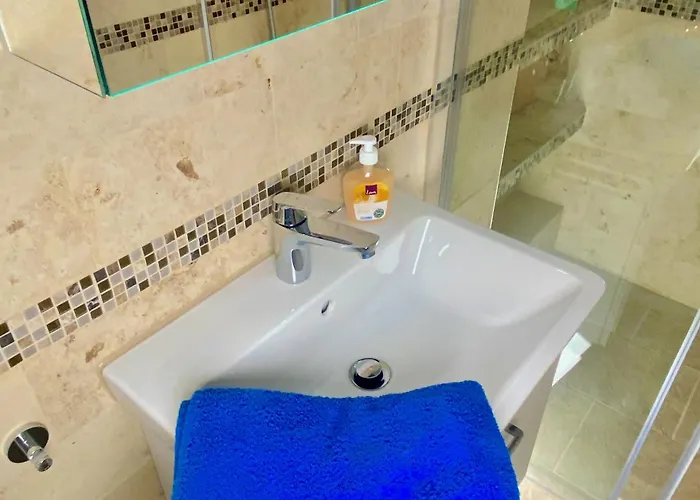 Ruhige, Neue Dachwohnung An Altstadt, Naehe Messe