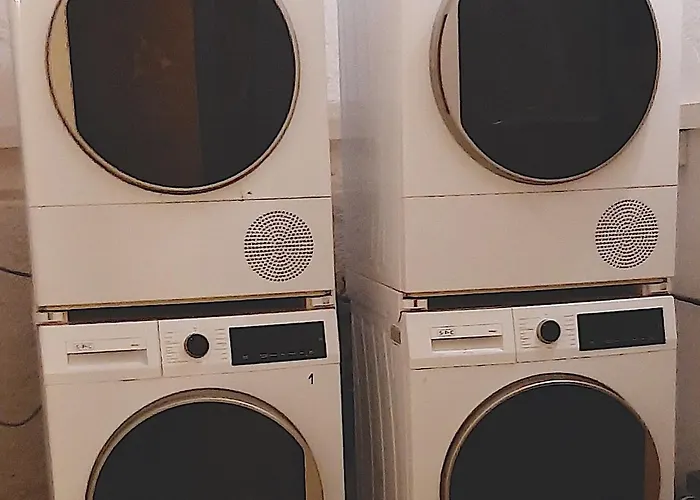 Ruhige, Neue Dachwohnung An Altstadt, Naehe Messe شقة